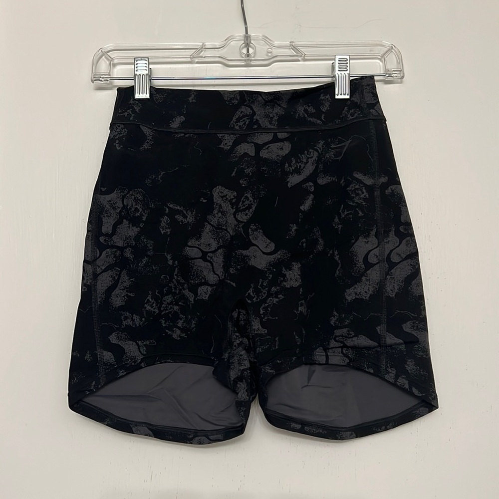 KK FIT x GYMSHARK SHORTS